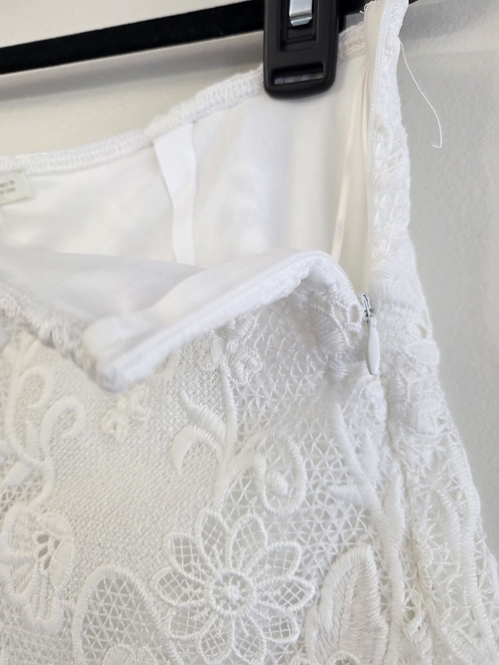 Zara White High-Rise Lace Floral Shorts - Picture 3 of 10